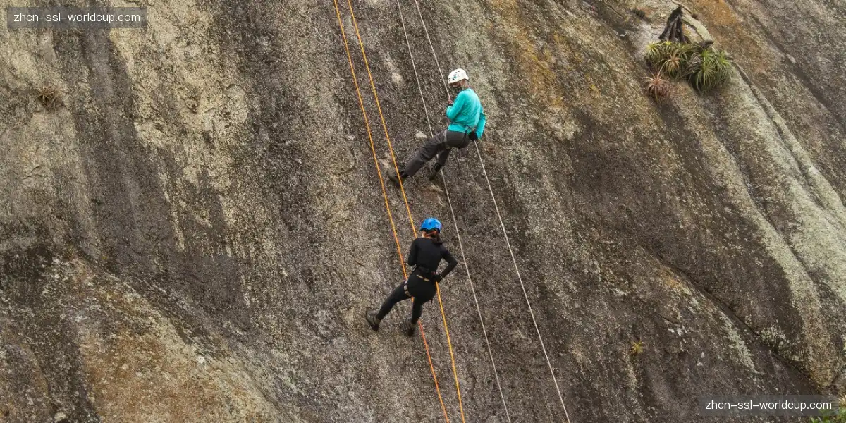 📸 胜利拥抱瞬间，所有努力意义非凡！❤️